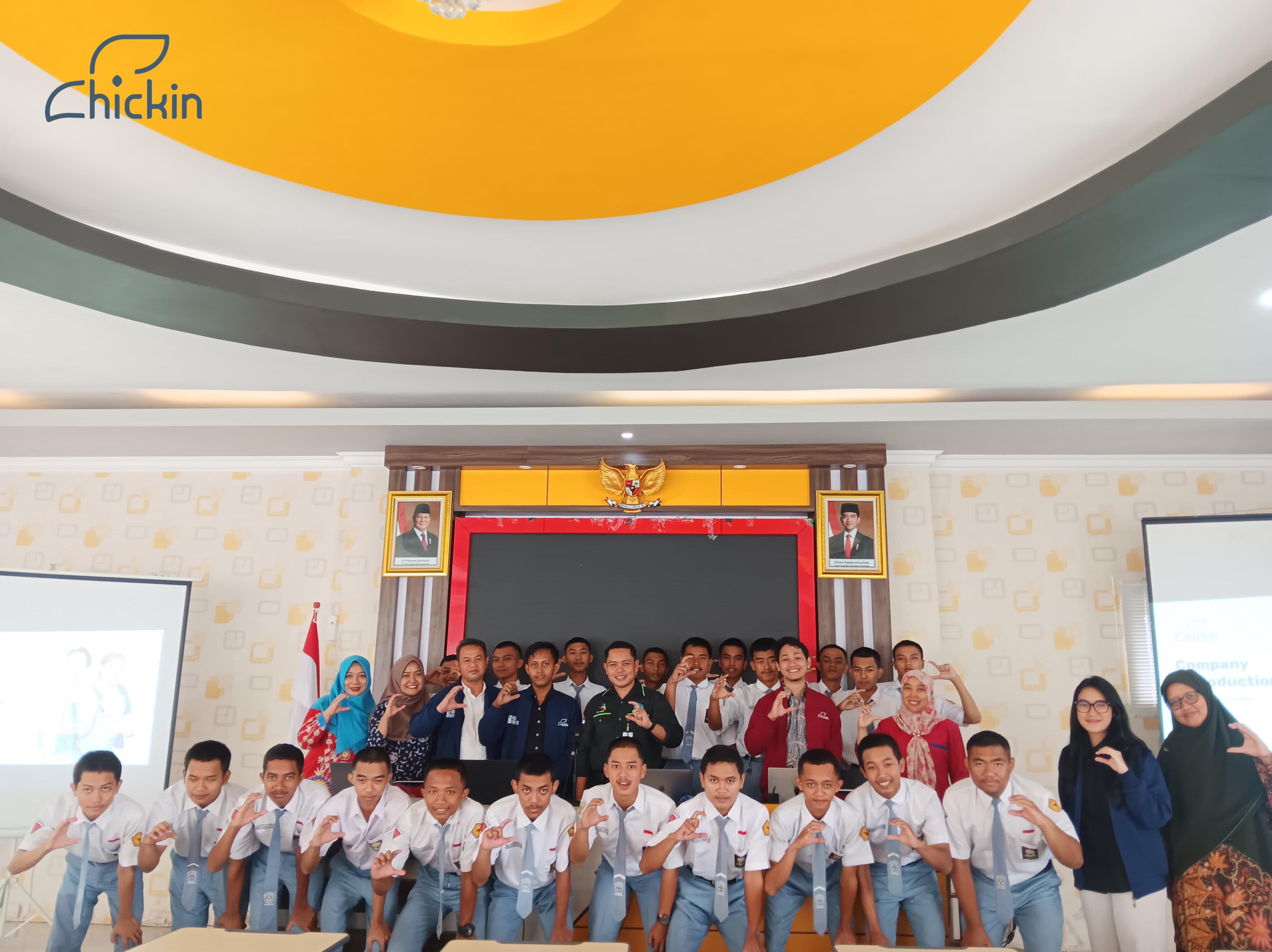 Implementasi Kerja Sama, Chickin Indonesia Buka Pelatihan dan Lapangan Kerja untuk SMKN 1 Kademangan