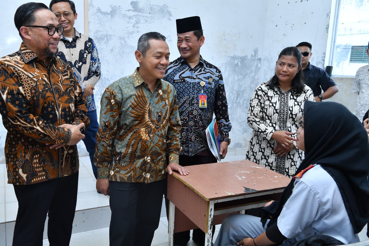 Penerapan Nilai KAIH Bermasyarakat di SMKS Al-Jabar Batam, Mendapat Apresiasi Wamen Fajar