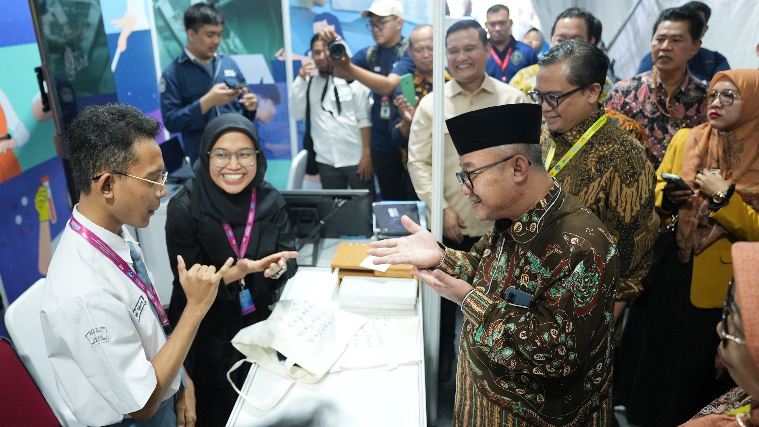Bawa Pesan “Semua Bisa Berdaya”, Ditjen Pendidikan Vokasi PKPLK Hadirkan Praktik Baik di Pameran Konsolnas Dikdasmen 2025