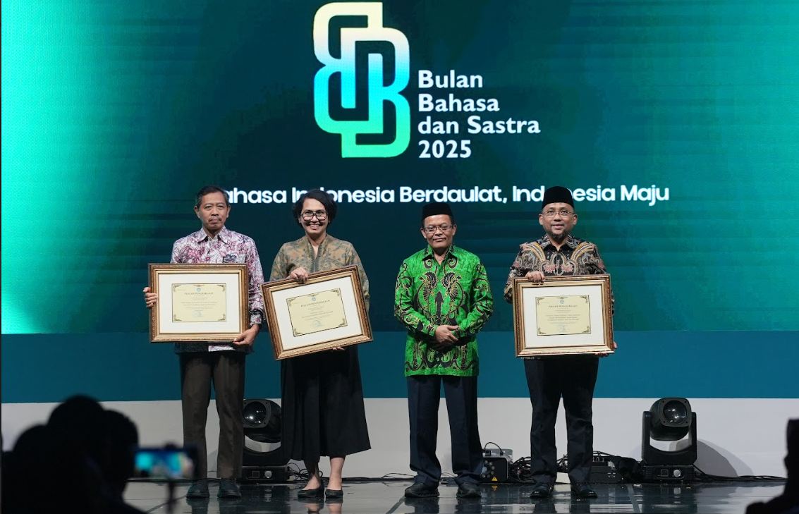 Bulan Bahasa dan Sastra 2025, Ditjen Pendidikan Vokasi PKPLK Raih Penghargaan Pengguna Bahasa Indonesia Terbaik