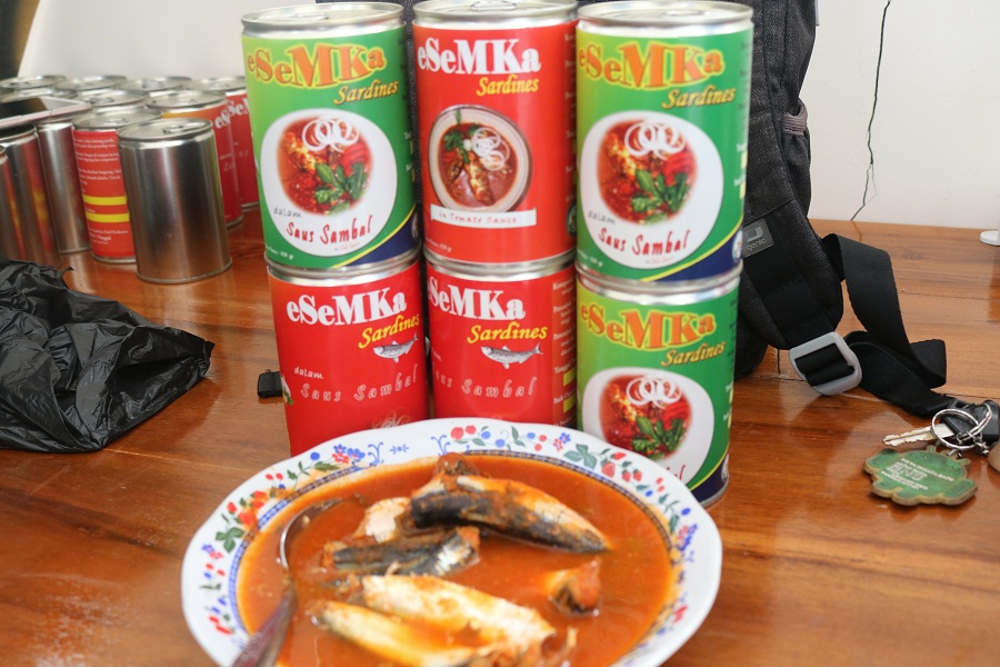 Hasil Laut Melimpah, SMKN 1 Panggul Olah Ikan Lokal Lemuru menjadi Produk Sarden