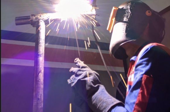 Sempat Gagal Seleksi Polisi, Alumnus Kursus Ini Jadi Welder Profesional