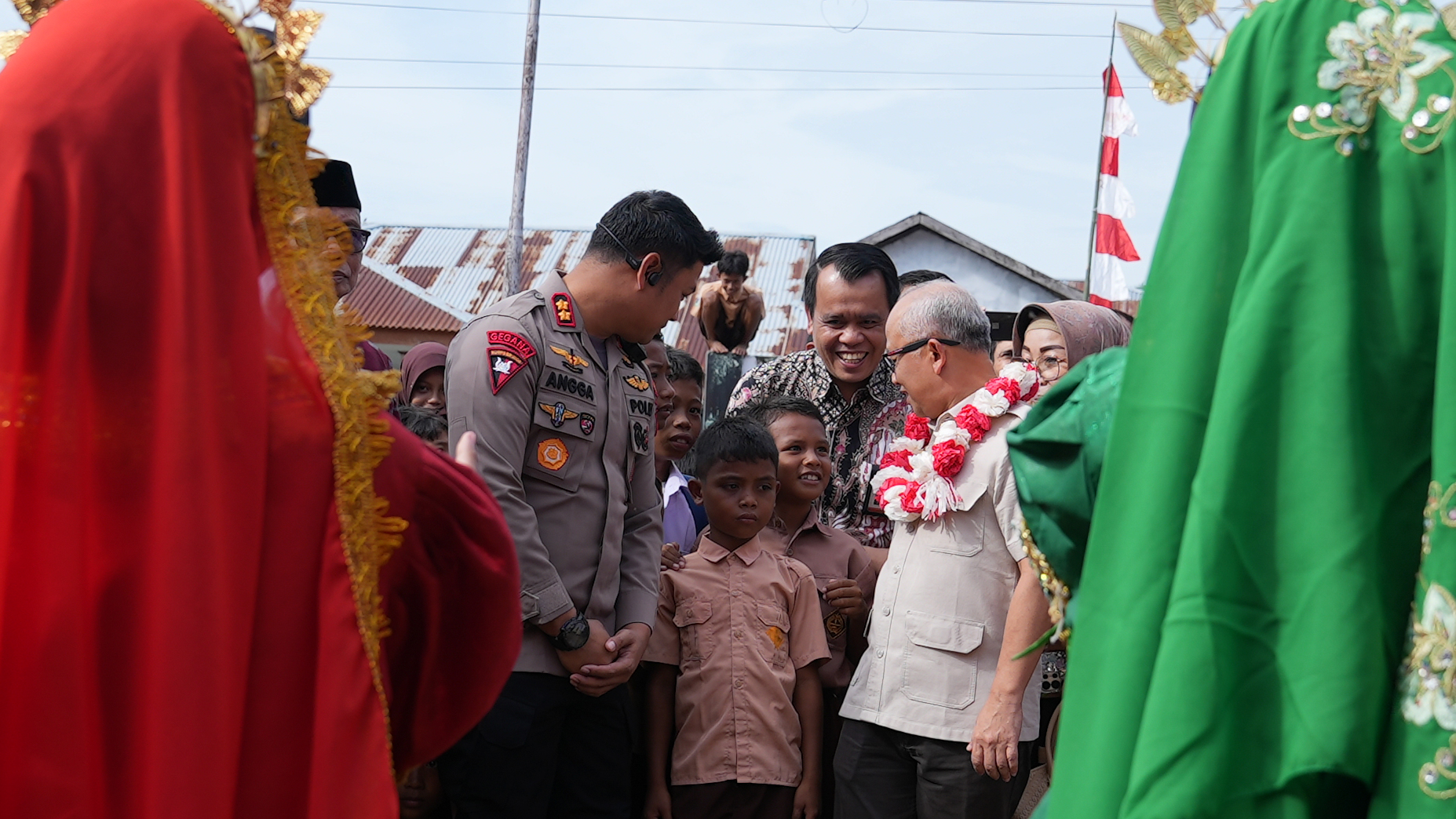 Menggenggam Harapan, Ditjen Pendidikan Vokasi PKPLK Salurkan Bantuan untuk Sekolah Terdampak Banjir Bandang di Donggala