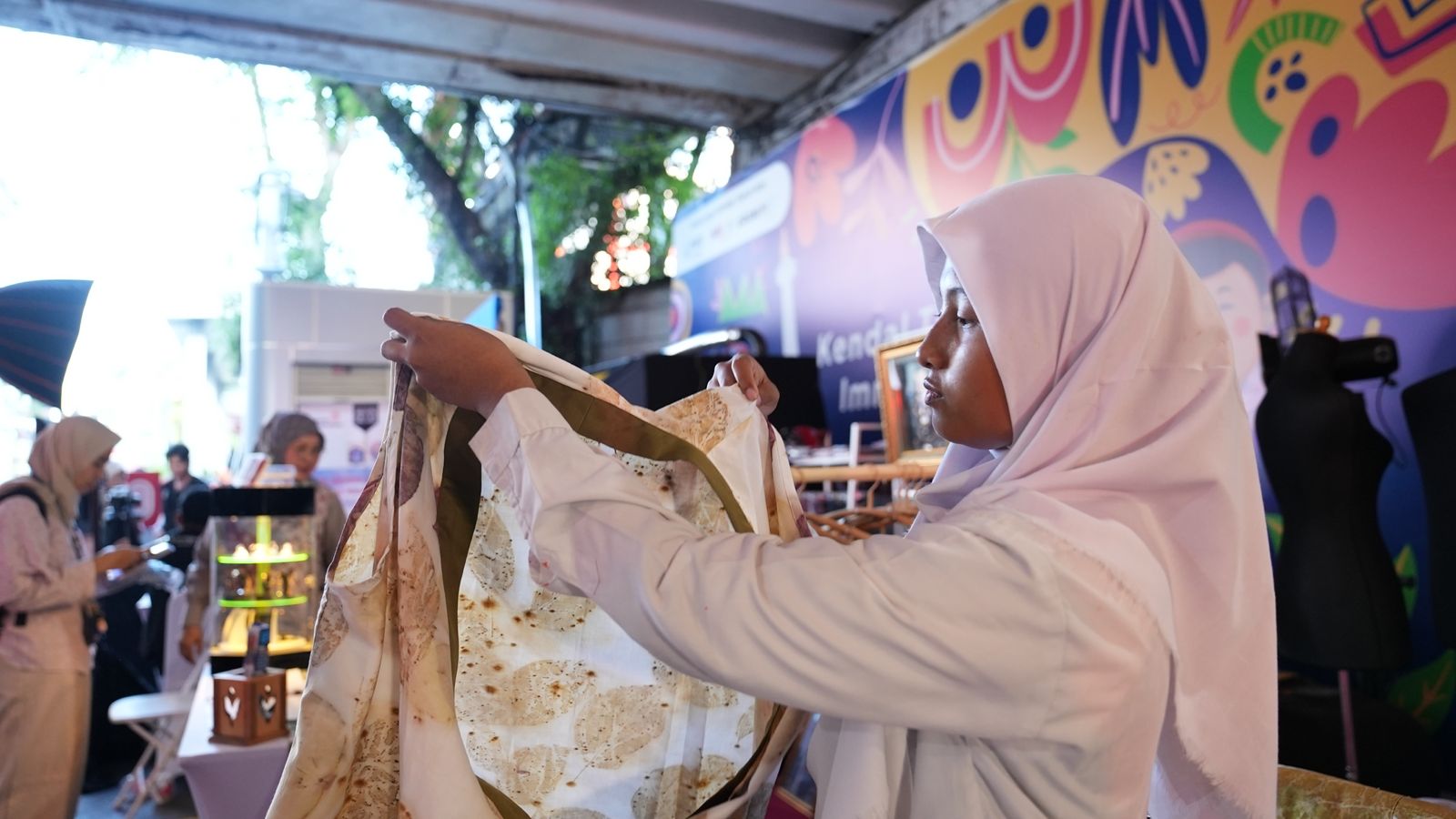SLBN 4 Jakarta Gali Potensi Murid dengan Ecoprint