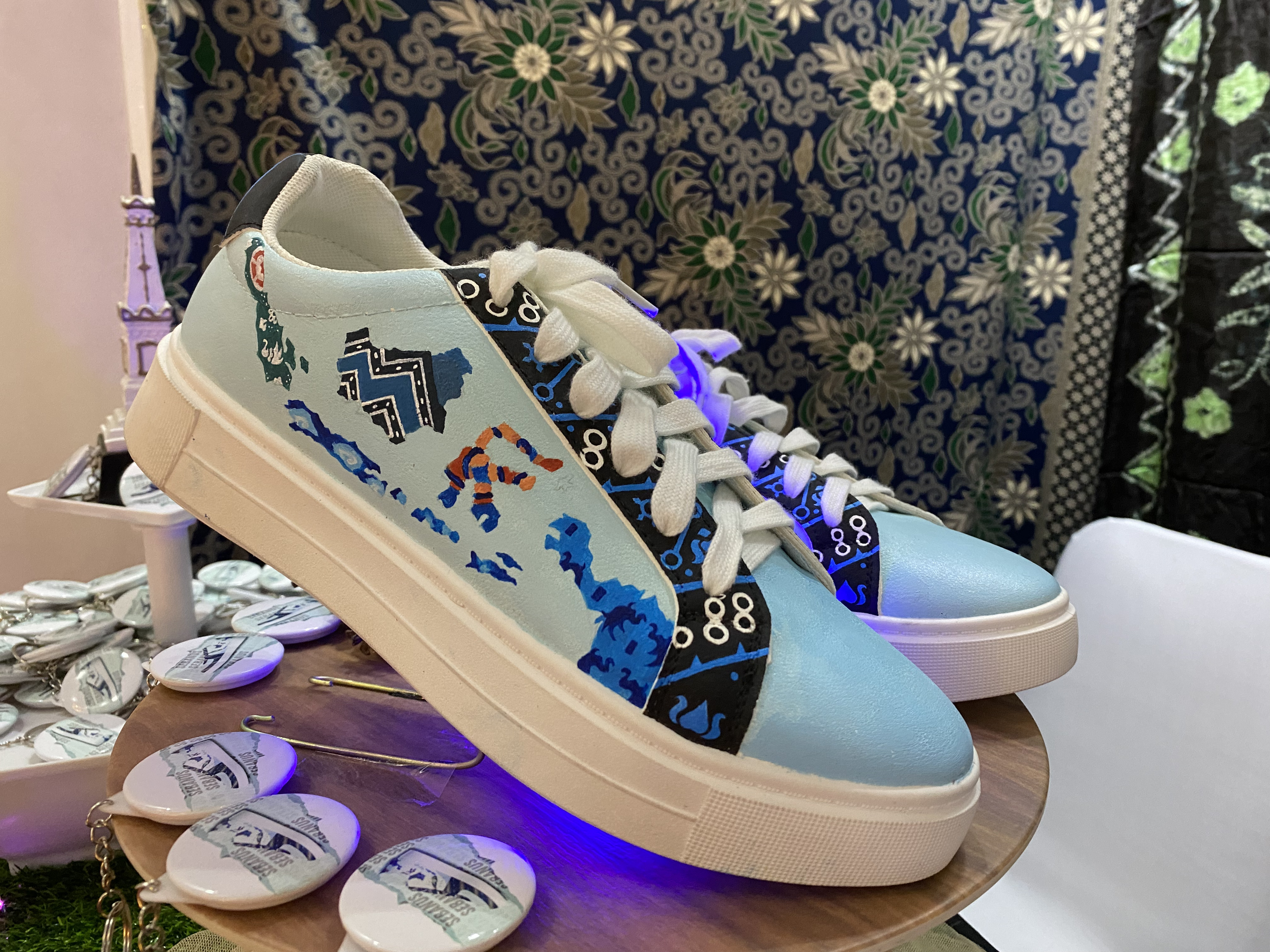 “Sebanus” Sneakers Batik Nusantara, Cara Baru Kenalkan Batik ke Generasi Muda Inovasi SMK Budi Mulia 2 Yogyakarta