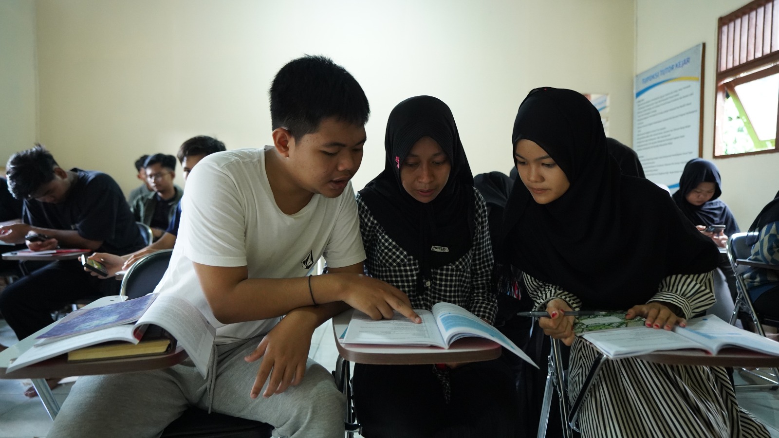 Perkuat Kompetensi Pendidik melalui BOSP, Penilik PKBM Dorong Pelatihan Pembelajaran Mendalam hingga Kecerdasan Artifisial