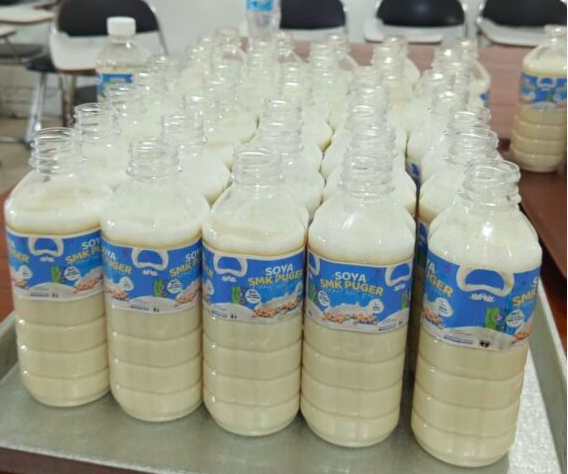 “Soya Fresh” SMK Puger Angkat Potensi Kedelai Lokal jadi Minuman Sehat