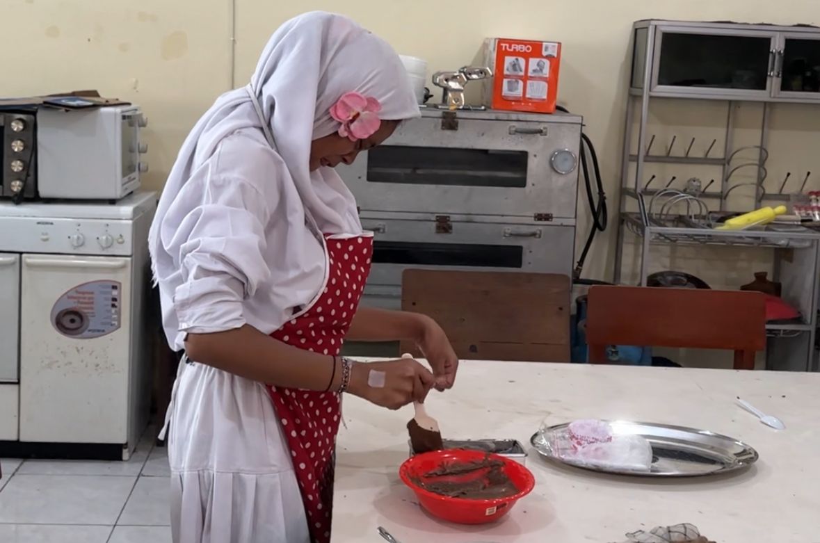 Memiliki Banyak Manfaat, Berikut Tip Ajarkan Memasak ABK dari Guru SLBN Gedangan