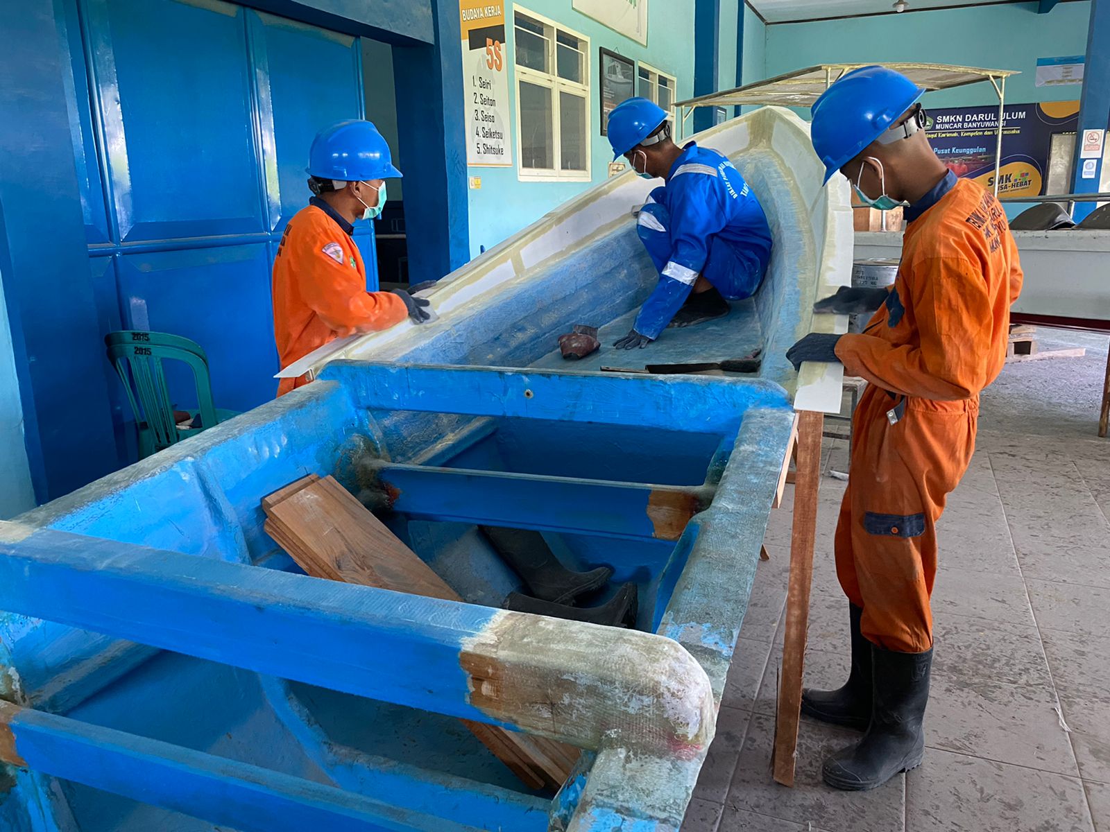 Jawab Kebutuhan Sektor Maritim Lokal, SMKN Darul Ulum Muncar Produksi Kapal