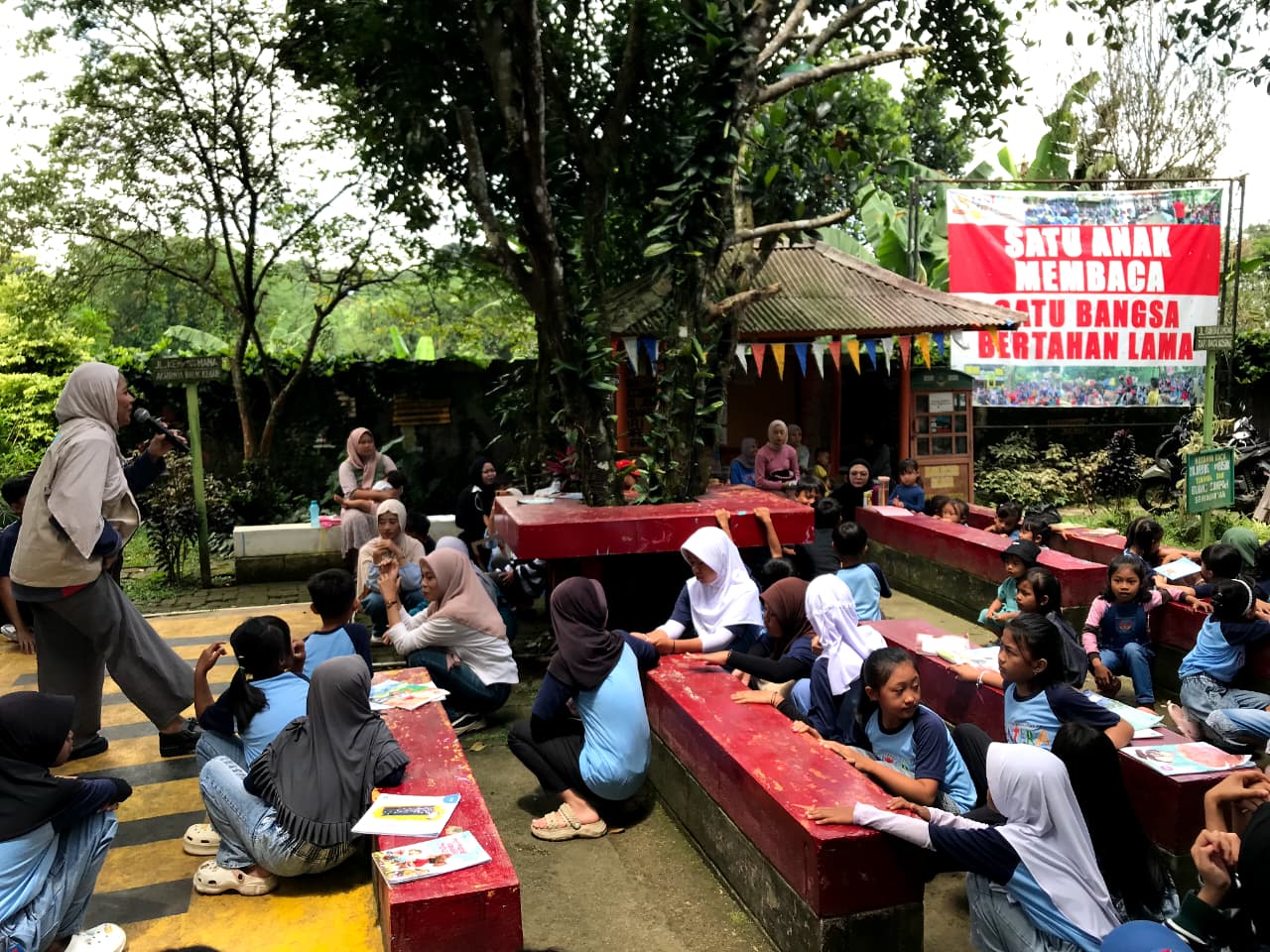 TBM Lentera Pustaka dan SAN Chapter Bogor Hidupkan Literasi Anak melalui Sekolah Nusantara 2025