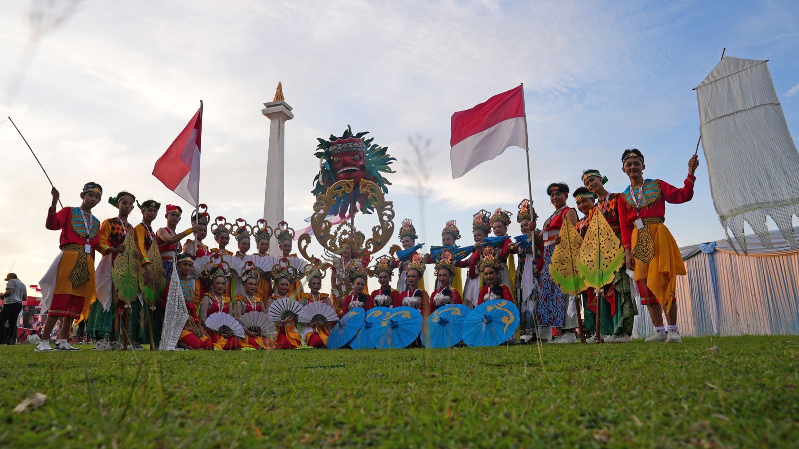 Tarian Parade SMKN 10 Bandung Ada di Karnaval Bersatu Kemerdekaan