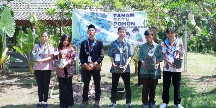 PKBM Saka Seyegan Gelar Jelajah Alam dan Aksi Bakti Masyarakat dalam MPLS Ramah 2025