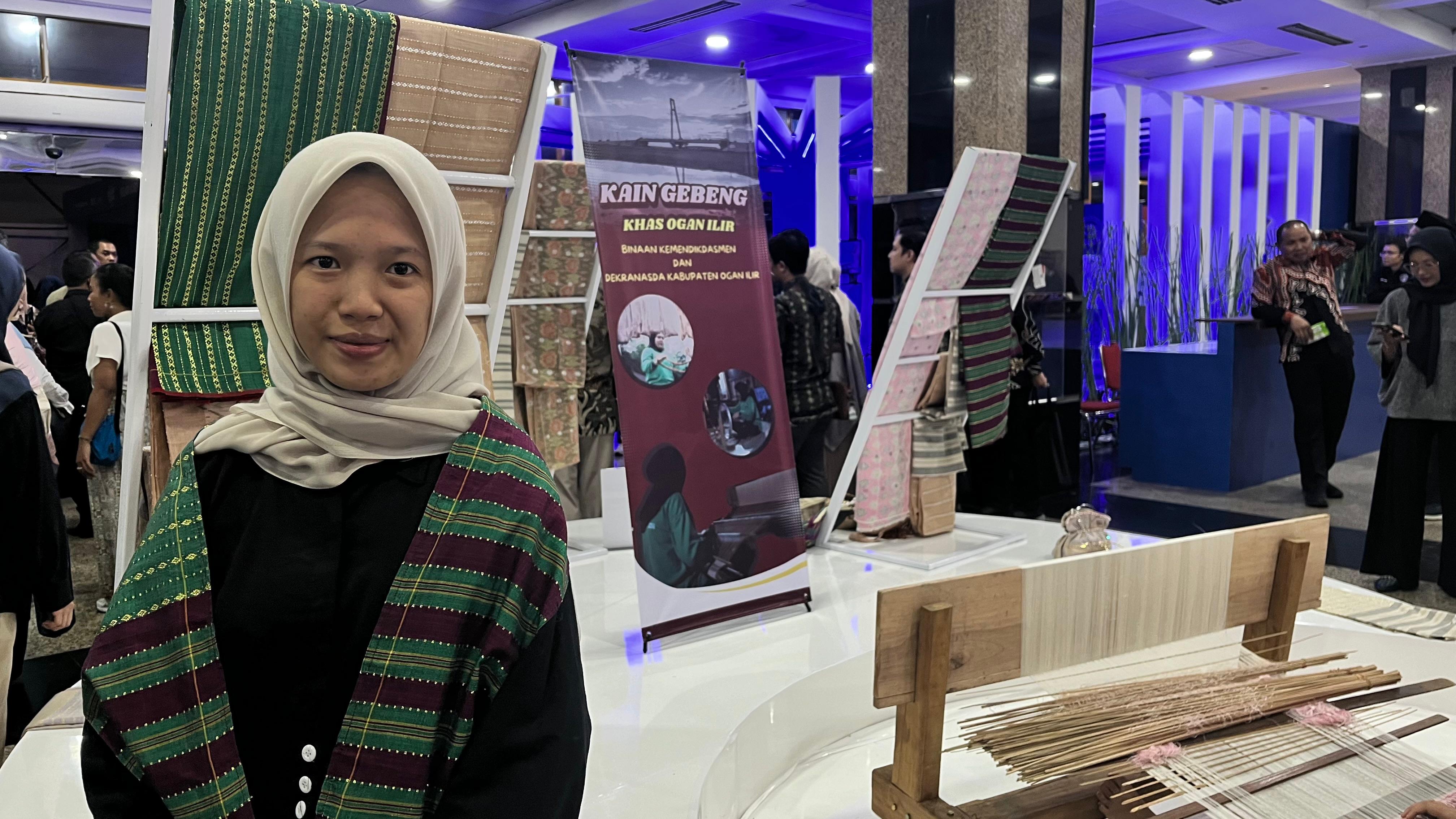 Tenun Gebeng Ogan Ilir Melestari Lewat Program Pendidikan Kecakapan Wirausaha