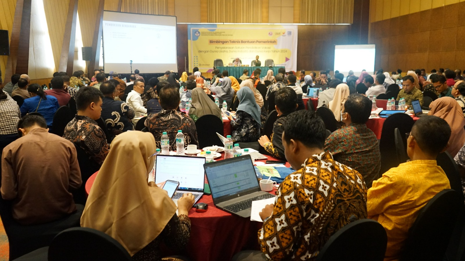 100 SMK Penerima Bantuan Pemerintah Penyelarasan SPV dengan DUDIKA Ikuti Bimtek Tahun 2024