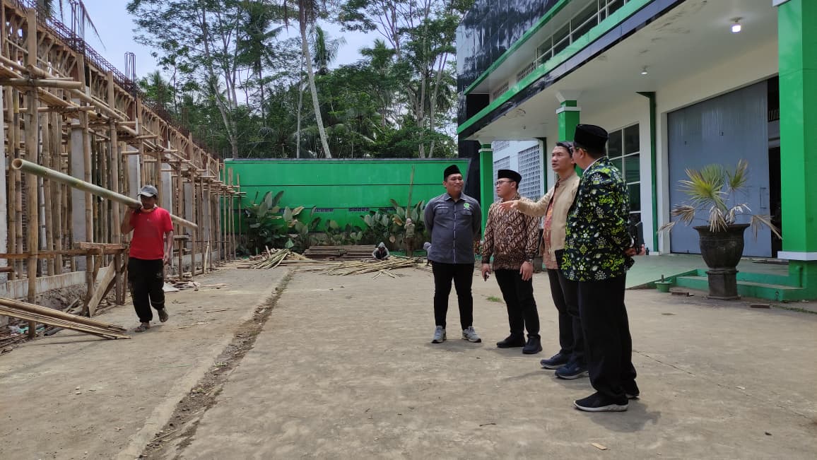 Revitalisasi Sekolah SMK Ma’arif Kota Mungkid Angkat Ekonomi Warga Sekitar
